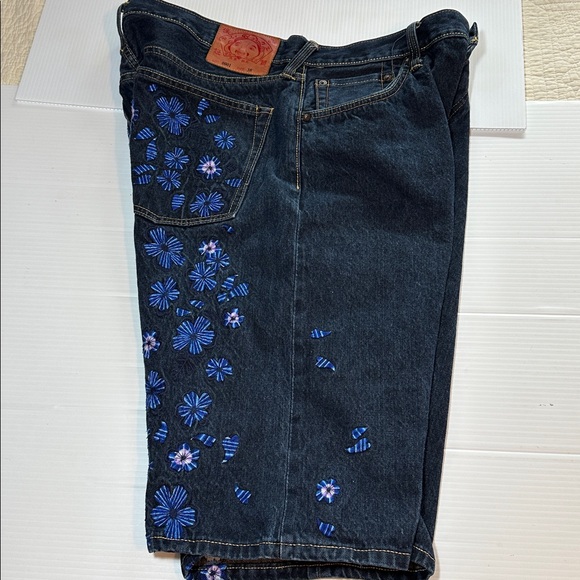 EVISU Cotton Denim Embroidered Blue Jean Shorts 38 like new tagged 38 waist - Picture 4 of 14